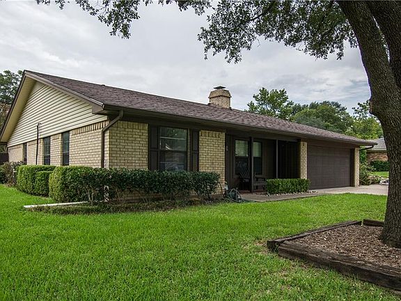 3rd image of 404 Allenwood Dr