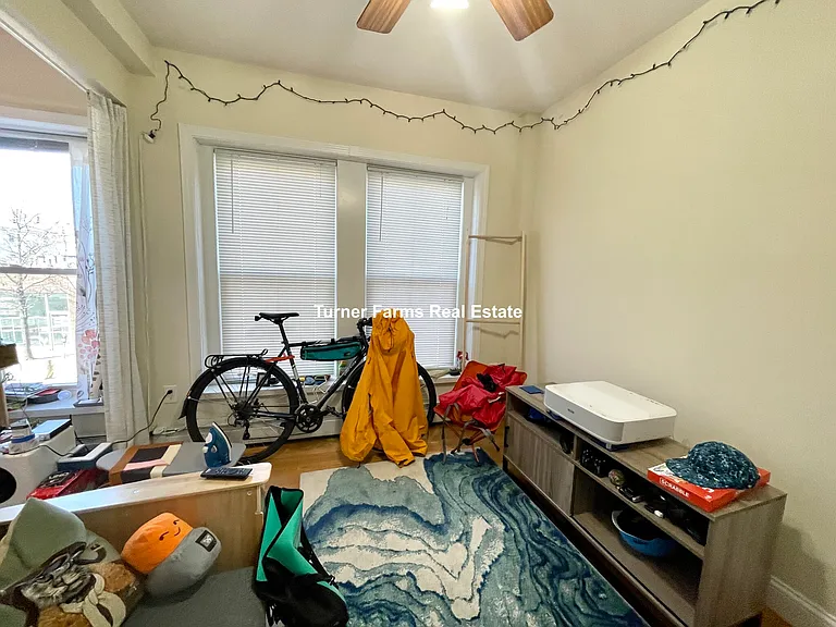 1054-1056 Cambridge St #2F — Photo 9