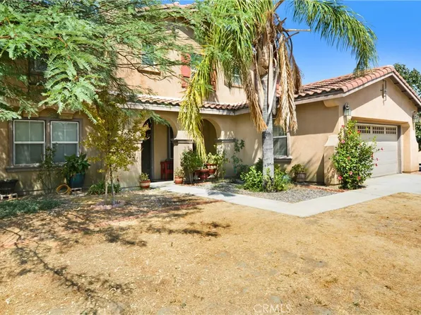 1053 Indiangrass Dr, Hemet, CA 92545