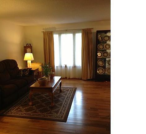 3rd image of 174 Peppertree Dr #B