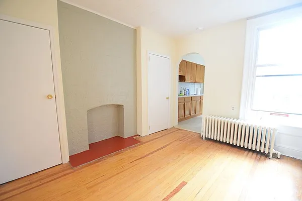 Rented by Rolling Stone Realty LLC | media 9