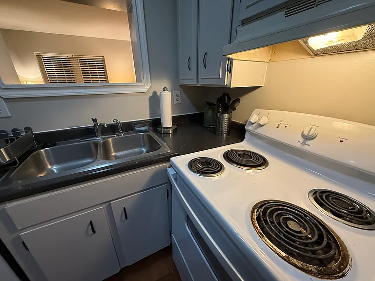 3101 Colonial Way #M — Photo 10