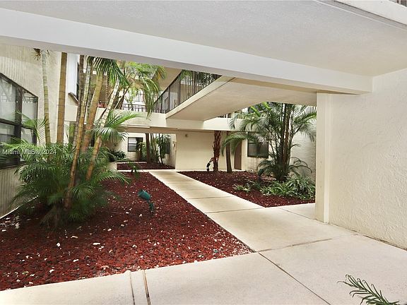 3rd image of 20441 NE 30th Ave #1129