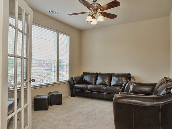4th image of 2608 Crestfield Pl