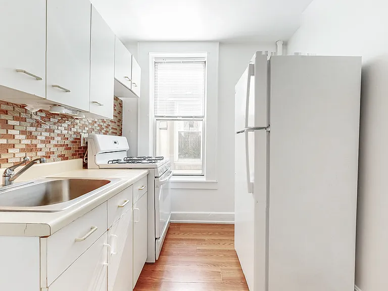 23-45 24th St #2R — Photo 12