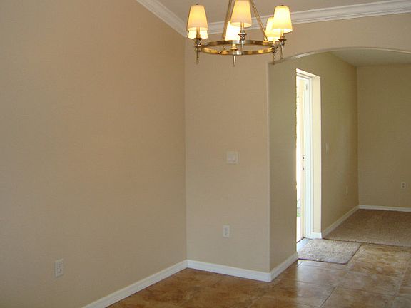 5th image of 462 Blue Moon Ave