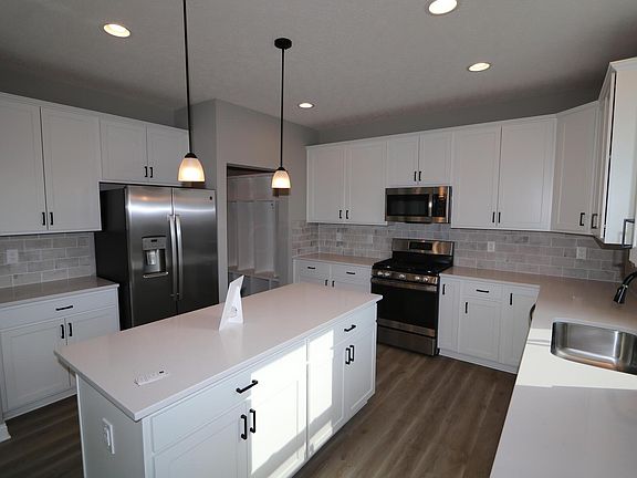 3rd image of 5466 Winterglow Dr