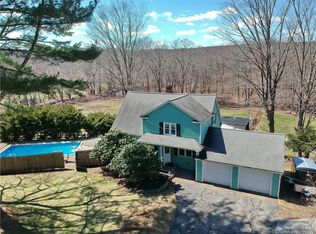 102 Mansfield Rd, Ashford, CT 06278