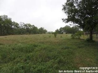 14030 Oz Way Dr, Saint Hedwig, TX 78152