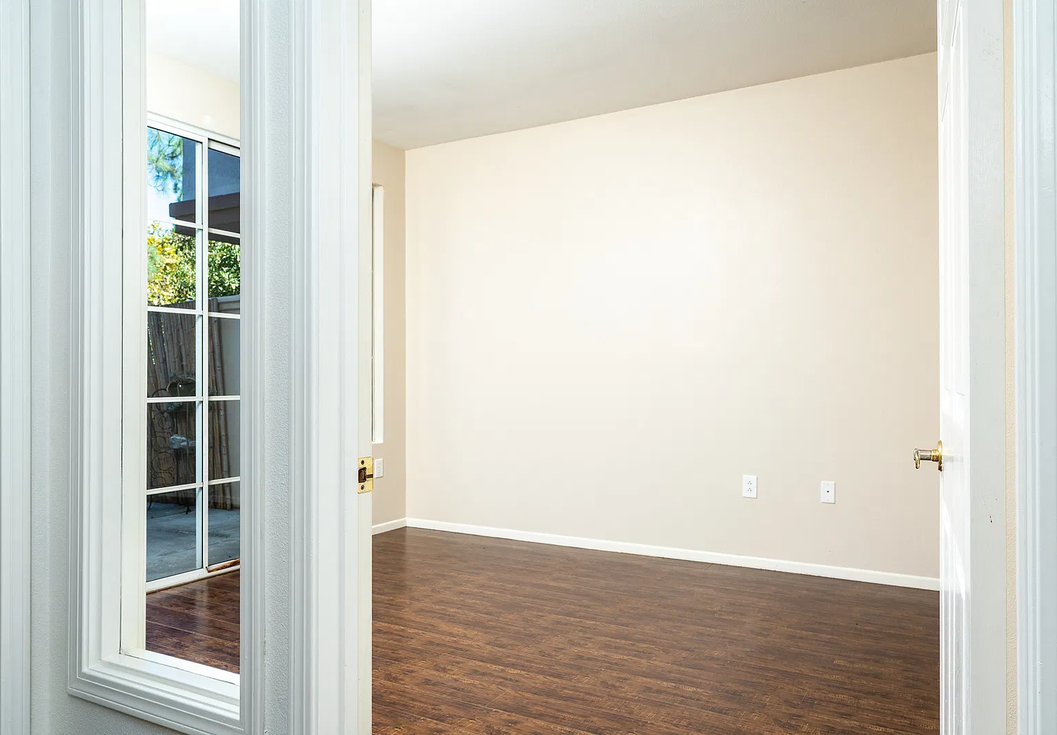 2 bed, 1076 sqft, $3,100 — Photo 2