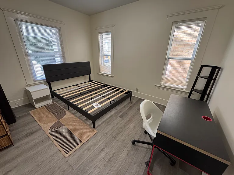 130 Roosevelt Ave #5 — Photo 11