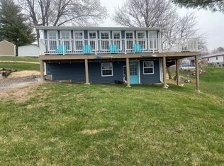 1315 Lakeshore Dr, Brooklyn, IA 52211