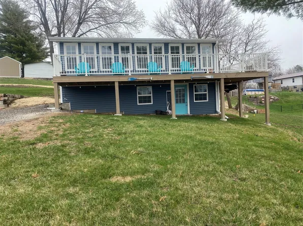 1315 Lakeshore Dr, Brooklyn, IA 52211