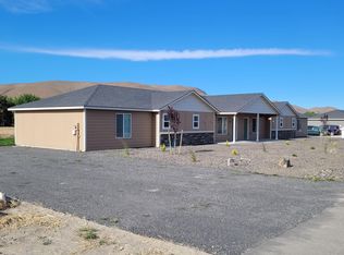 3711 Sandy Ln, Benton City, WA 99320