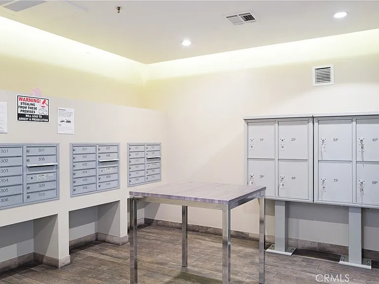 1101 S Harvard Blvd #506 — Photo 37
