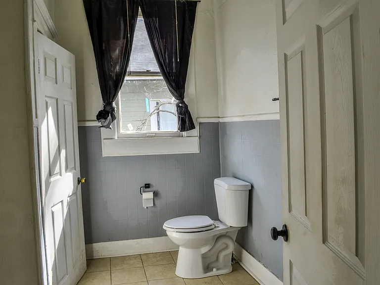 2416 Highland Ave — Photo 7