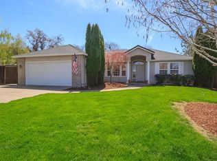 1214 Stonegate Dr, Eagle Pt, OR 97524