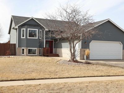 401 E Heatherwood Dr, Brandon, SD, 57005