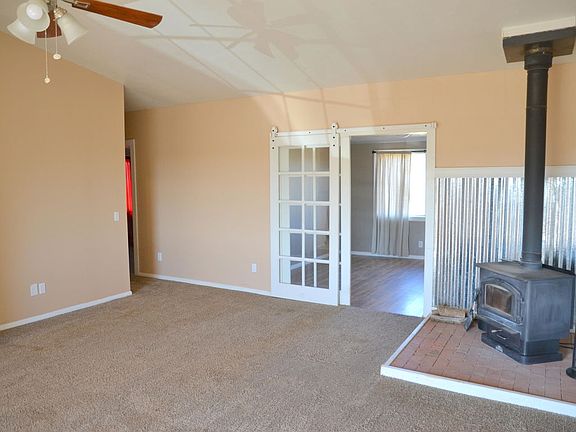 3rd image of 47 Casper Ct