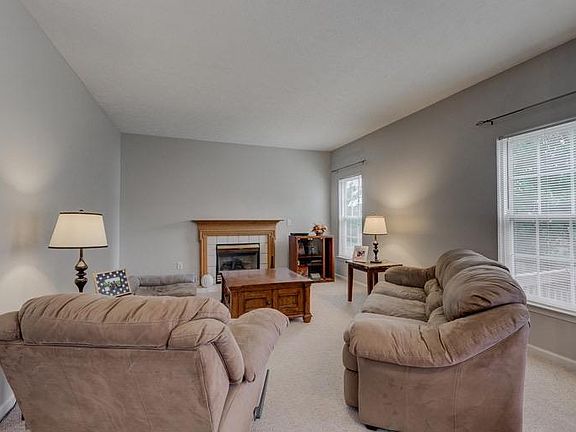 4th image of 432 Cherry Hill Ln