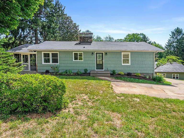 128 Mount Carmel Rd #A — Photo 2