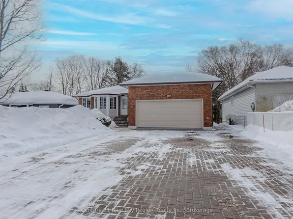 165 Carmichael Dr, North Bay, ON P1B 8G2