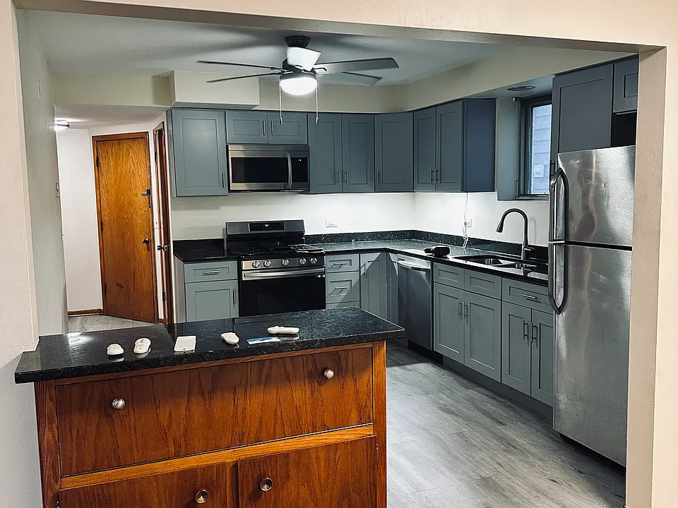 3733 East Ave #1