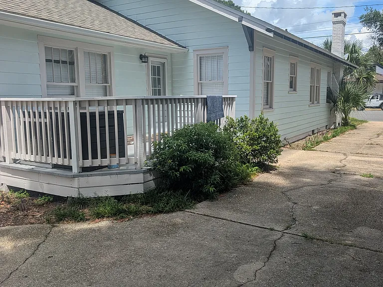 1415 E Cervantes St #1 — Photo 2