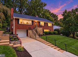 5054 37th St N, Arlington, VA 22207