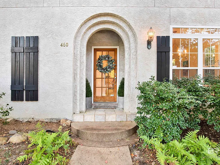 460 Equality Ave — Photo 2