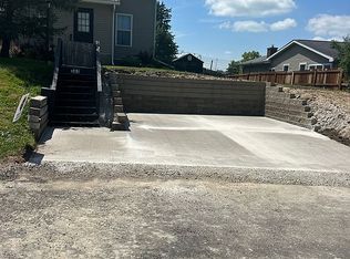 307 S High Ave, Oxford, IA 52322