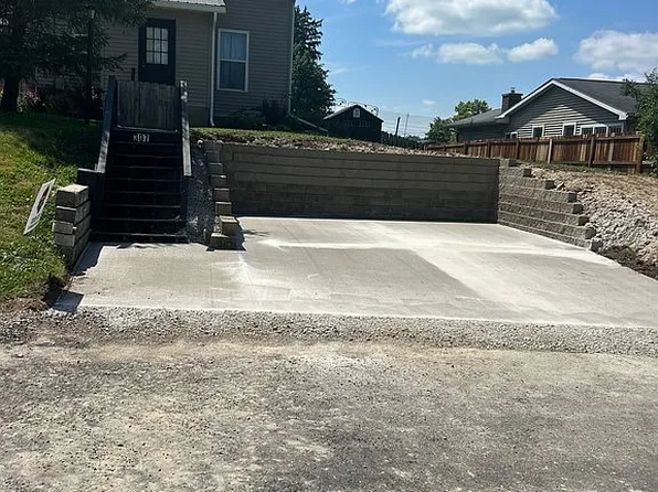 307 S High Ave, Oxford, IA 52322