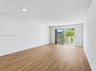 15205 NE 6th Ave APT D305, Miami, FL 33162