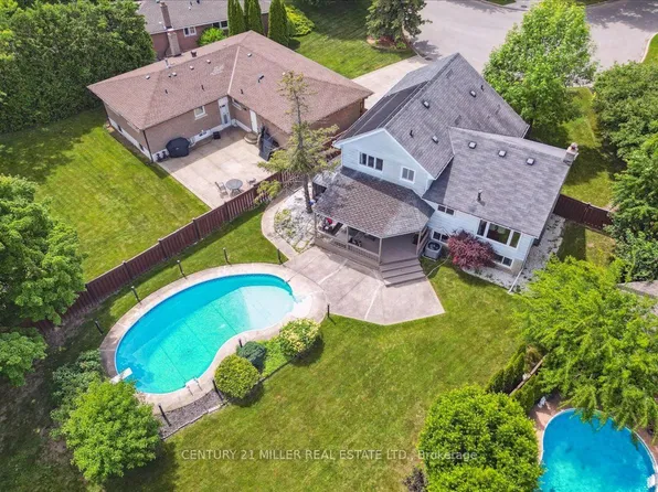 2442 Woburn Cres, Oakville, ON L6L 5E9