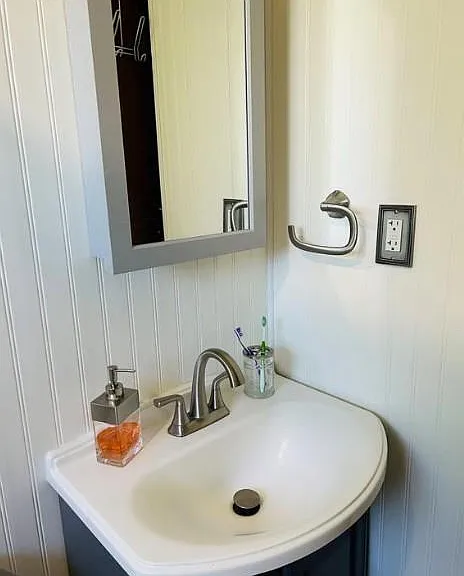 43 Totten Pl — Photo 8