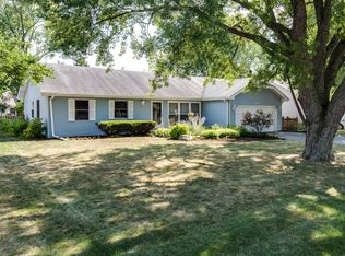 324 Arapahoe Trl, Carol Stream, IL 60188