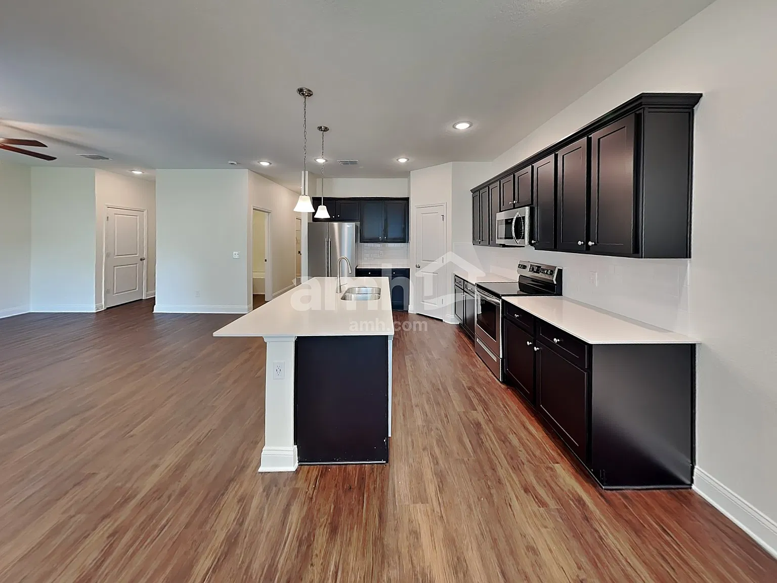 5 bed, 3.0 bath, 2377 sqft, $2,610 — Photo 4