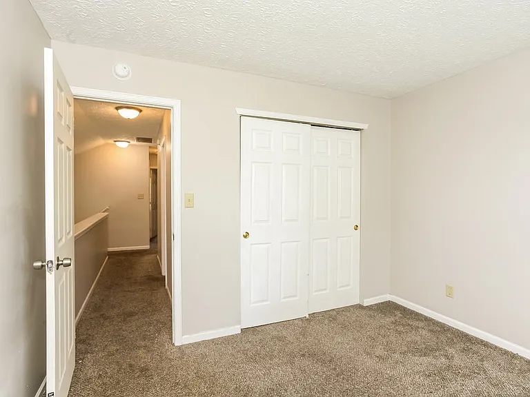 4487 Connaught East Dr — Photo 12