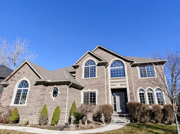 39122 Nautical Ln, Harrison Township, MI 48045