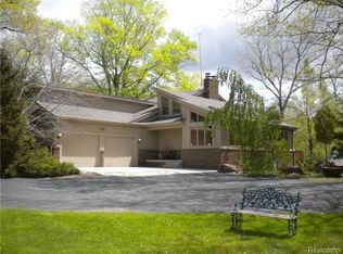 2730 Challen Ln, Ortonville, MI 48462