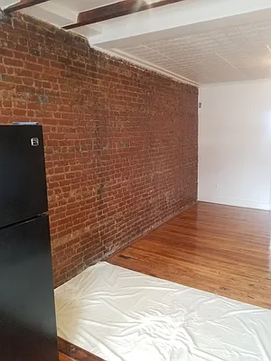 Rented by Silver Rock Realty LTD | media 13