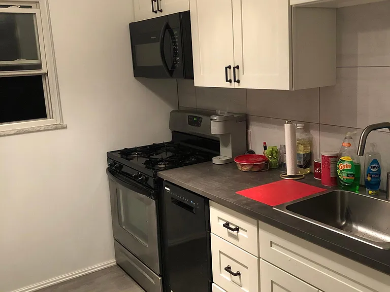 515 Decatur Ave #1 — Photo 6