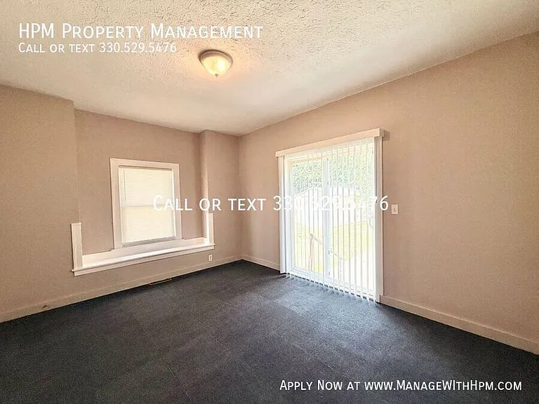 2202 Brownlee Ave NE — Photo 12