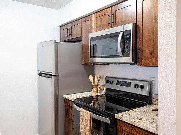 3rd image of 13151 Walden Rd