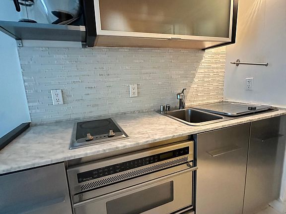 5th image of 1601 West Ave APT 112