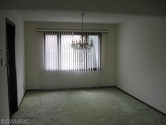 3rd image of 2738 Pohens Ave NW