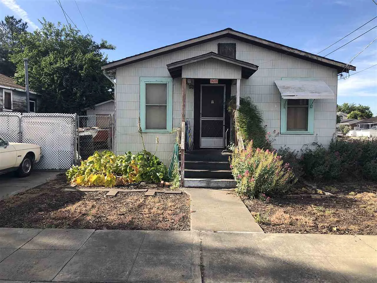 1609 Walnut St photo 1