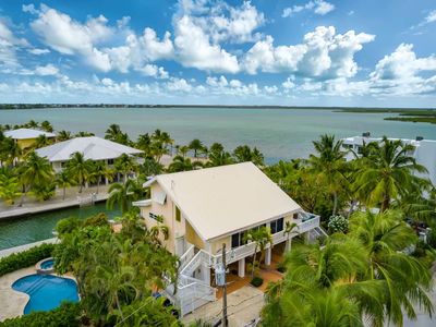 560 W Point Dr, Sugarloaf Key, FL, 33042