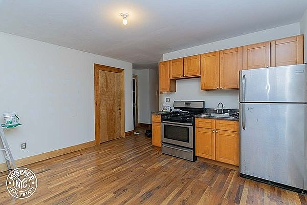 1st image of 338 Franklin Ave #3