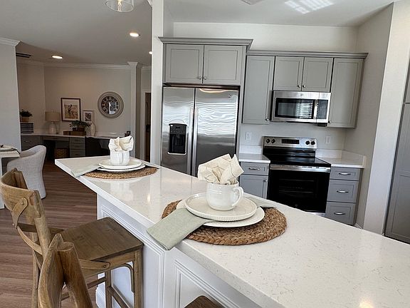 3rd image of 74 Rockingham Rd #102